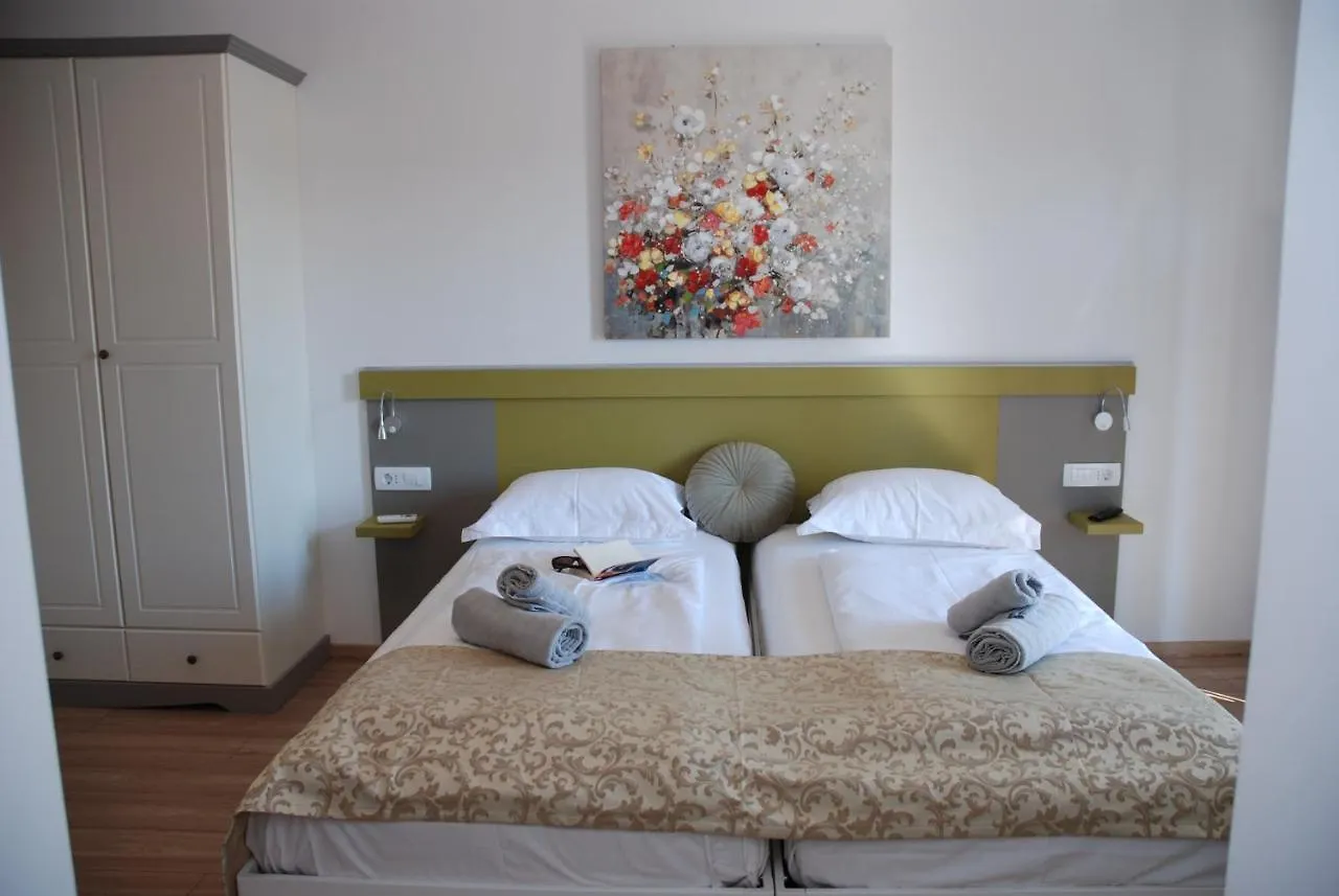 B&B Sea Joy Rovinj 1 Bed & Breakfast